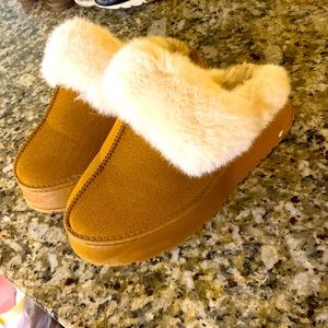 House slippers size 6.5